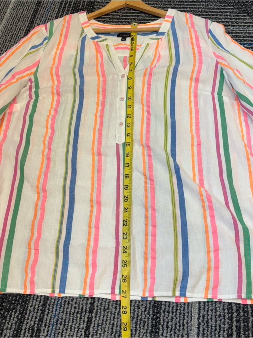 Talbots XL Top lightweight popover v-neck 3/4 sleeves - Picture 13 of 13